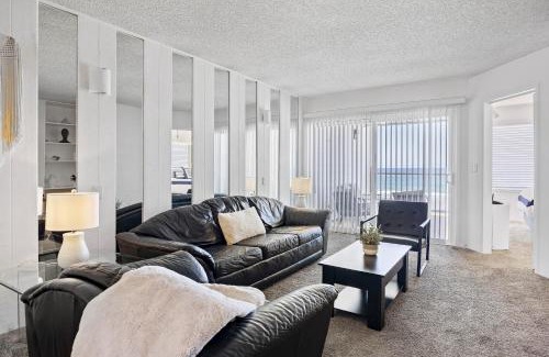 Mission Beach Apartment | Shoreline Hideaway