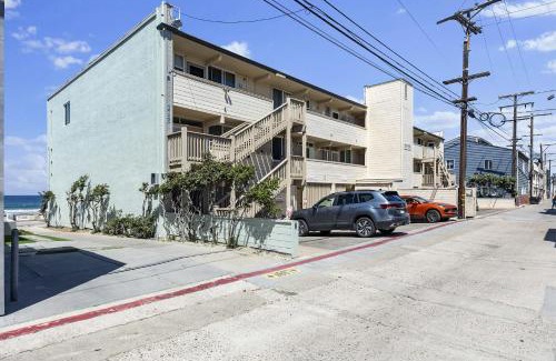 Mission Beach Apartment | Shoreline Hideaway