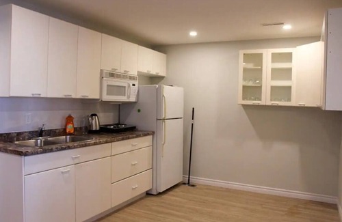 Grand Bend Cottage | Shoreline Palace- 6 bdrm 3 bath, Beachfront, Indoor swim spa, Games Room +morenn