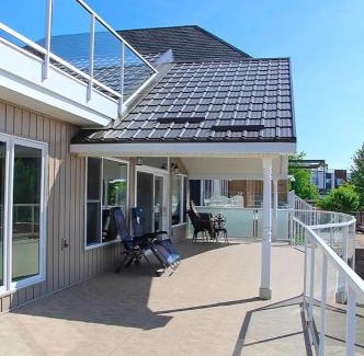 Grand Bend House | Shoreline Palace - 6 Bed, 3 Bath, Beachfront, Swim spa, Pool table