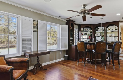 Cambridge House | Short drive to Downtown Cambridge | Private Dock | Guest House | Pool | Hot Tub