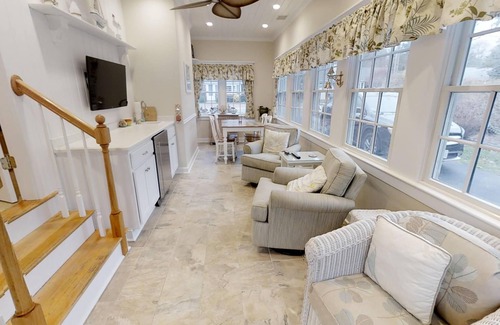Dennis House | Short drive to Mayflower Beach