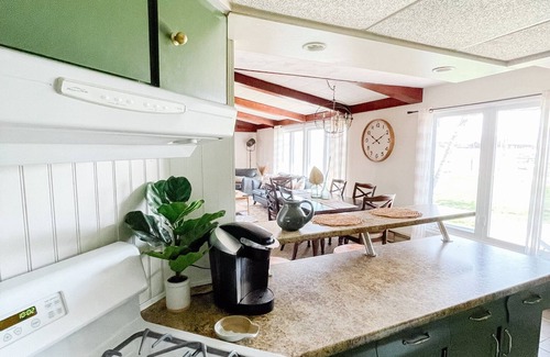 Leamington House | Short Drive to Point Pelee! Forget Your Worries in This Spacious & Serene Space