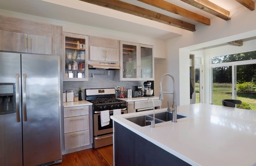 Secretary House | Short drive to Downtown Cambridge | Private Dock | Guest House