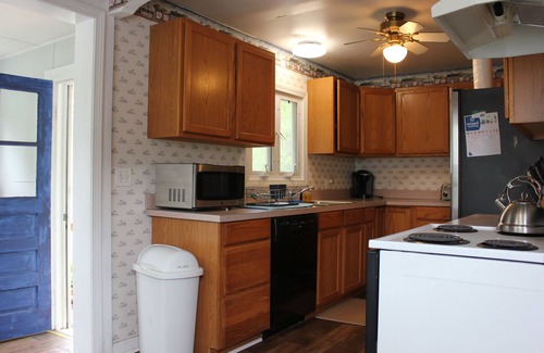 Westerly House | Short drive to Westerly Beaches. Includes a beach parking pass.