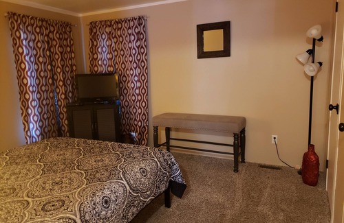 Fernley House | Short, long, pets, kids. Take a peek stay a night or two!