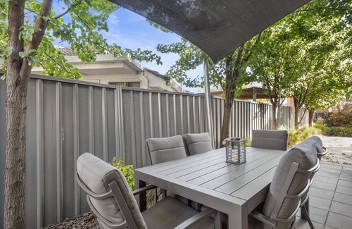 Golden Square House | Short & long stay options. 3 bedrooms. Free Wi-Fi.