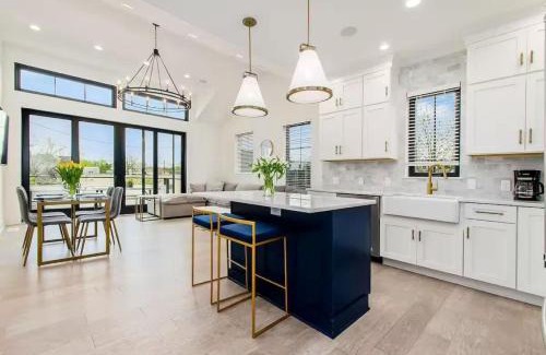 Italian Village House | Short North Convention Garage Parking!