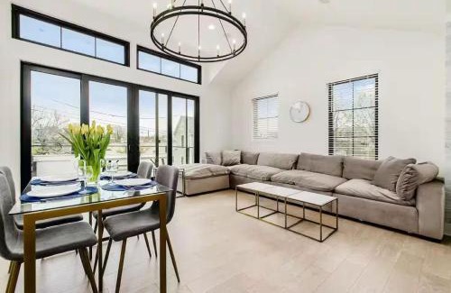 Italian Village House | Short North Convention Garage Parking!