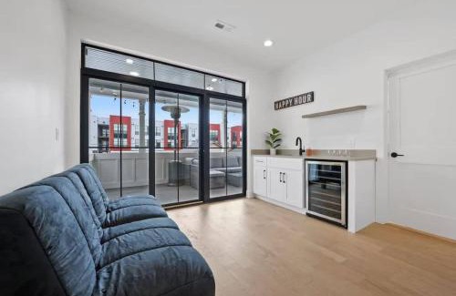 Italian Village House | Short North Convention King Bed Free Parking!