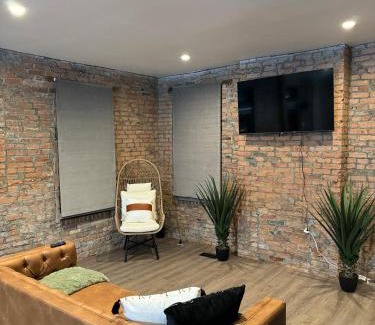 Italian Village House | Short North Convention King Bed Free Parking!