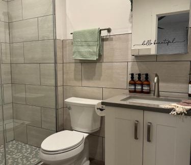 Italian Village House | Short North Convention King Bed Free Parking!