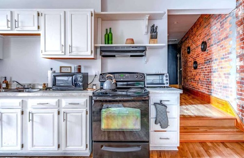 Weinland Park Apartment | Short North - King Bed - Free Parking - Convention