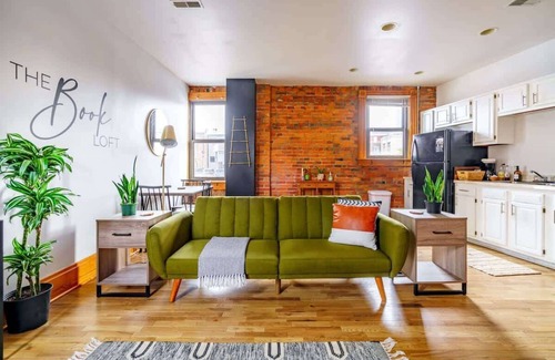 Weinland Park Apartment | Short North - King Bed - Free Parking - Convention