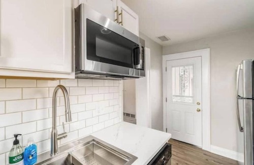 University District House | Short north- STEPS to High St -Private Parking-OSU