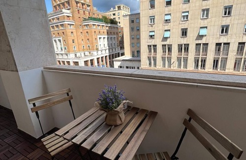 Carignano Apartment | SHORT RENT. Within walking distance of the famous Piazza De Ferrari and Via XX Settembre.