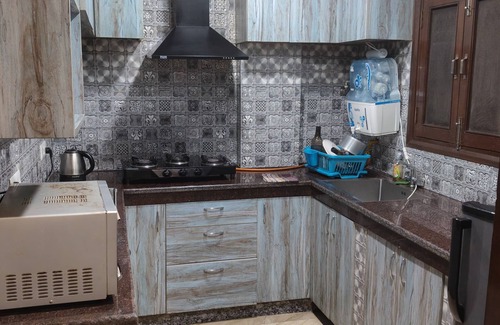 Saket House | Short Stay In Saket (2BHK Near Max with LIFT)