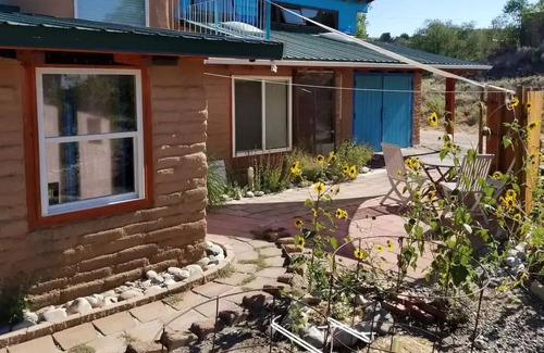 Ojo Caliente House | Short Walk From Ojo Hot Springs