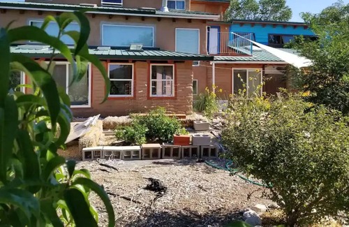 Ojo Caliente House | Short Walk From Ojo Hot Springs