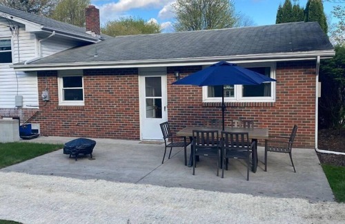 State College House | Short walk to Beaver Stadium and downtown!