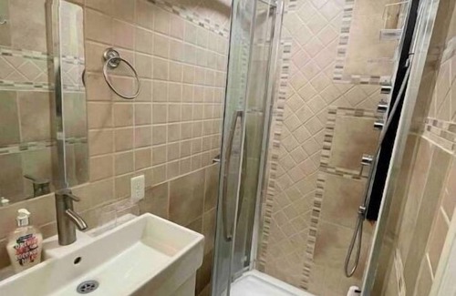 Niagara Falls Apartment | Short walk to the falls 2room luxury free parking