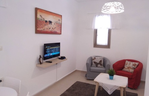 Midreshet Ben-Gurion Apartment | Shoshanat Hamidbar Suite