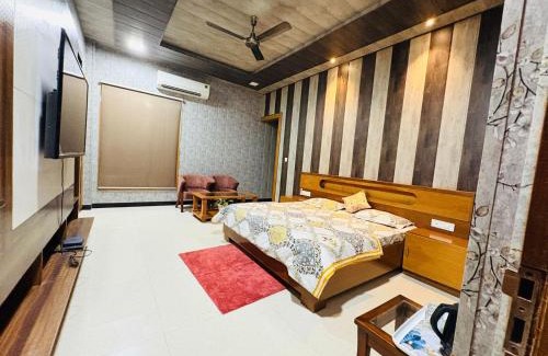Mayapur House | Shreshth Home Stay - Best Family Accommodation - 3km from Har Ki Pauri, Haridwar, Uttarakhand