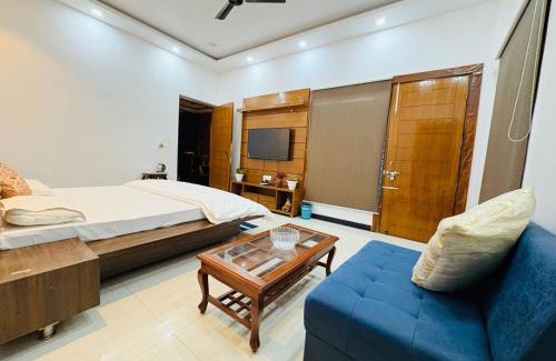 Mayapur House | Shreshth Home Stay - Best Family Accommodation - 3km from Har Ki Pauri, Haridwar, Uttarakhand