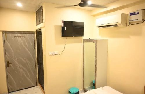 Varanasi House | Shri Gopinath In