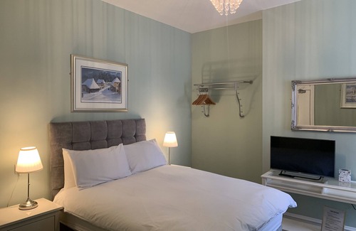 Fernhill Heath Bed & Breakfast | Shrubbery Guest House