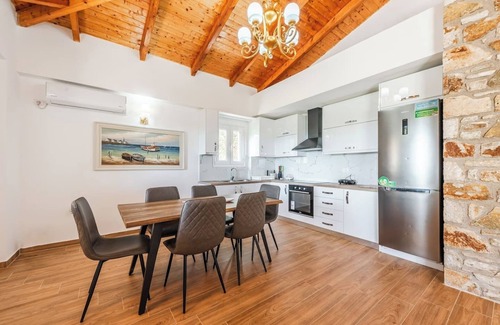 Borsh House | Siar | The Small Villa