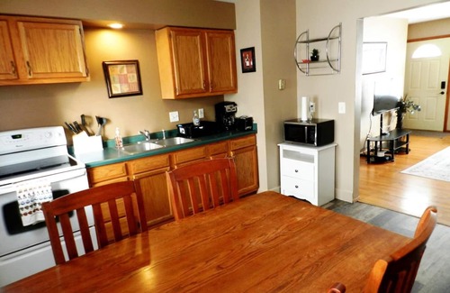 Monona House | Side A-Convenient and comfortable home near waterfront-