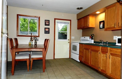 Monona House | Side A-Convenient and comfortable home near waterfront-