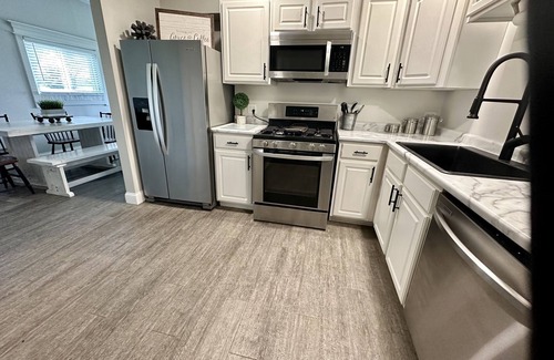 Sheridan House | Sidelines @ Grand Park Game Room Basketball Court Sleeps 13+