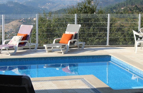 Cinfaes House | sidewalk house 10 minutes from paiva walkways