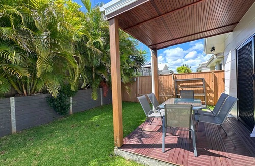 North Lakes Apartment | `Sienna Rise` - Walk to Westfield - sleeps 6