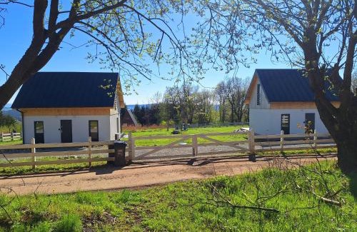 Sierpnica Ski Chalet | SierPlejs Hill - domki przy szlaku w Górach Sowich