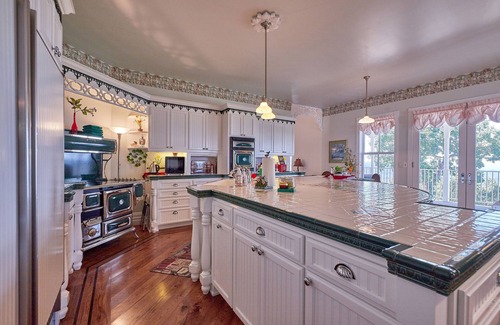 Phoenix Lake-Cedar Ridge House | Sierra Estate Retreat Mansion near Dodge Ridge Ski Resort. Better than Tahoe