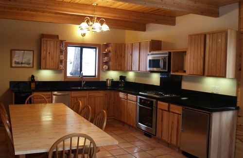 Serene Lakes Cabin | Sierra Retreat Second to None!