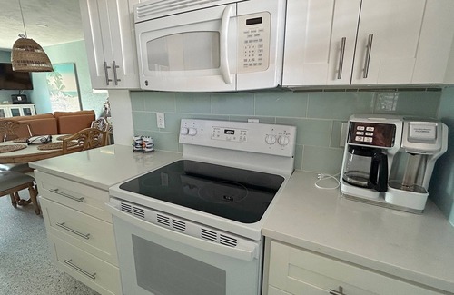 Siesta Key Condo | Siesta Key GULF SIDE~#100 - Peaceful Private Condo, 3 Pools, Jamaica Royale