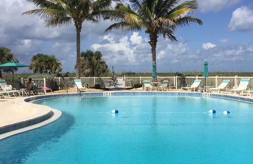 Siesta Key Condo | Siesta Key Island Reef Sarasota Florida condominium bay to beach