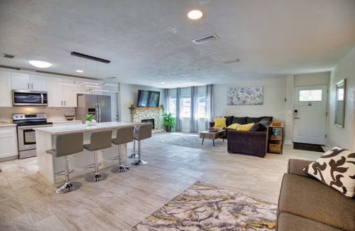 Gulf Gate Estates House | Siesta Key Paradise-Pool Oasis