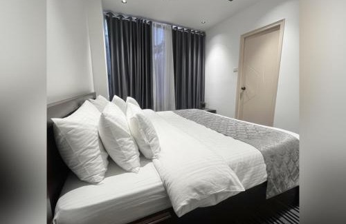 Kachiguda Hotel | Silk White