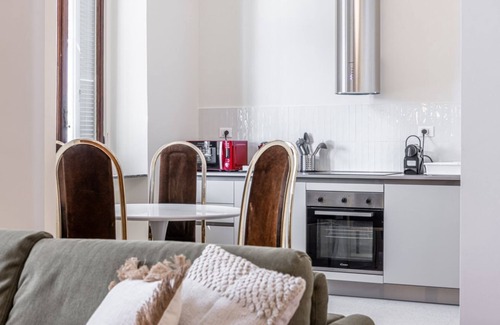 Fiera Apartment | Silva 45 next to Metro Lotto