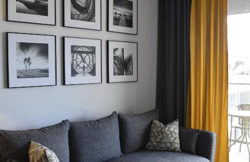 Witomino Apartment | Silver Apartament Modern Tower ATAL