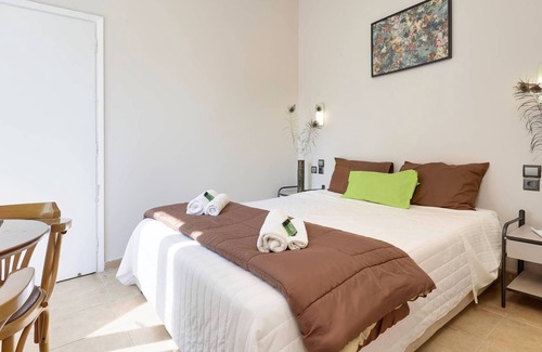 Platia Viktorias Apartment | Silver Hotel Athens Double Room