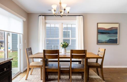 Asheville House | Silver Maple by AvantStay Modern Stylish Haven