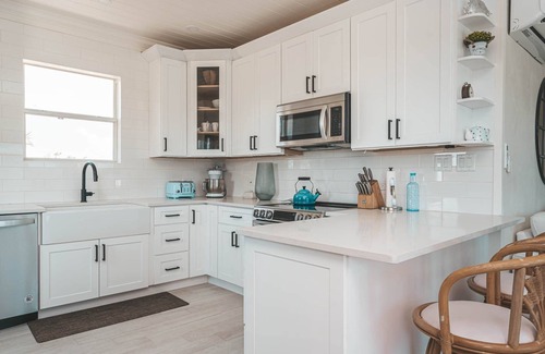 William's Town House | Silver Palms Retreat, Family home with pool, steps from Tropic of Cancer!