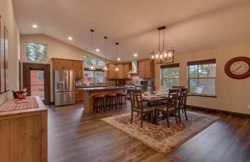 Y Area House | Silver Pines