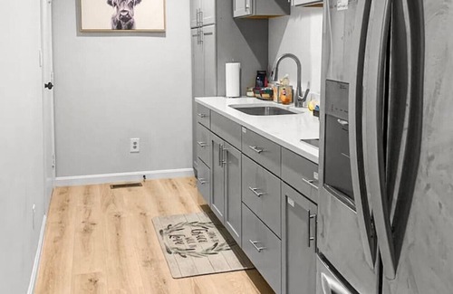 Fairland Apartment | Silver Spring Serenity: 2BR/2BA, Nature & Access"